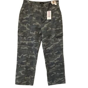 NWT Sincerely Jules Camo Cargo Pants High Waist Straight Leg Size 11/30
